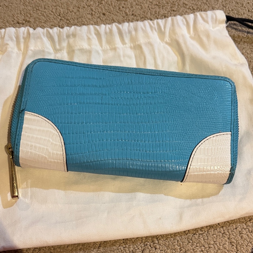 Juicy Couture Turquoise and White Wallet - Picture 4 of 5